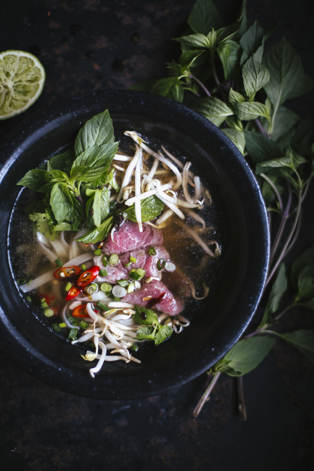 Pho_Bo_Vietnamese_Soup_photography_and_foodstyling_by_Amelie_Niederbuchner_Munich 