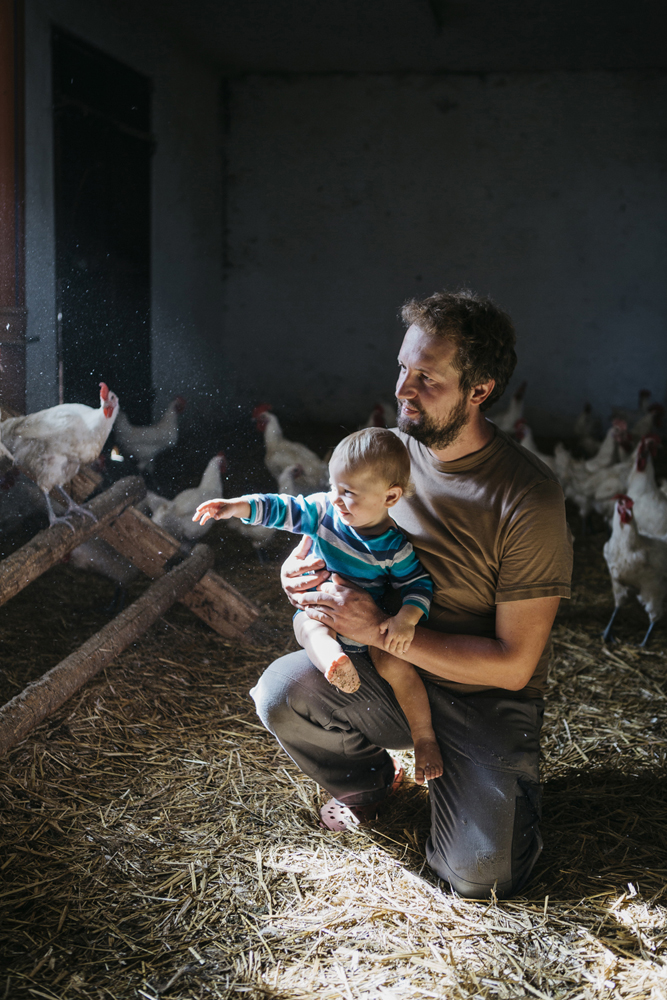 Les_Bleues_Chiemgauhof_Locking_Joanna_and_Florian_a_reportage_by_Amelie_Niederbuchner_photographer_munich_Food_Portrait_Reportage_Fotografie_München 