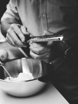 Ali_Güngörmüs_for_ZEIT_by_Amelie_Niederbuchner_photographer_Munich 