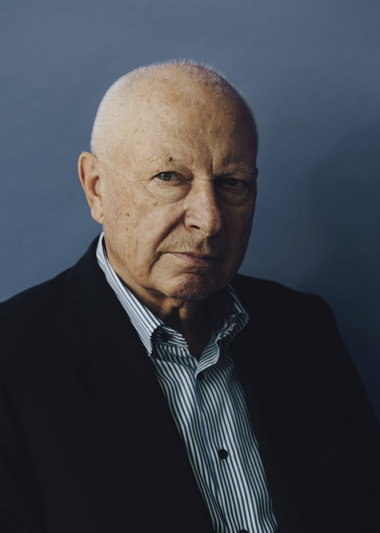 Portrait of Criminal Defence Lawyer Steffen Ufer photographed for ZEIT by Amelie Niederbuchner, Photographer Portrait Documentary from Munich