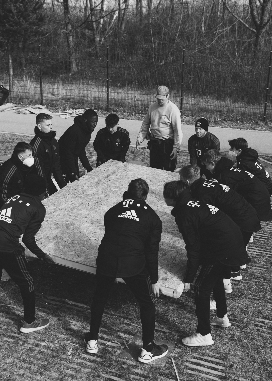Little Home Aufbau der FC Bayern U14 Mannschaft fotografiert von Amelie Niederbuchner, Fotografin in München