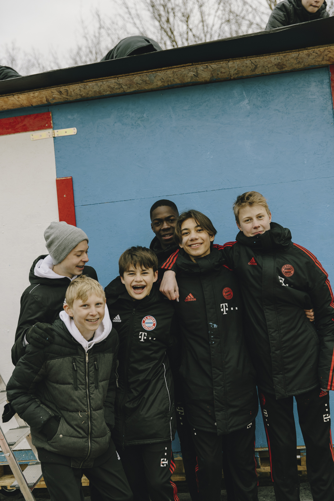 Little Home Aufbau der FC Bayern U14 Mannschaft fotografiert von Amelie Niederbuchner, Fotografin in München