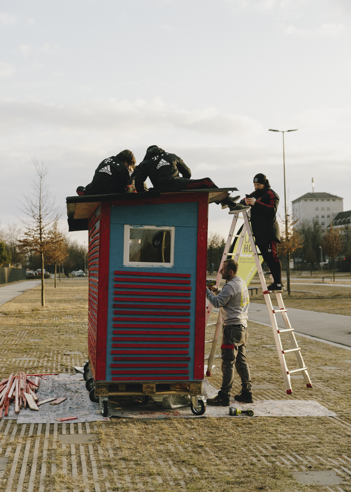 Little Home Aufbau der FC Bayern U14 Mannschaft fotografiert von Amelie Niederbuchner, Fotografin in München