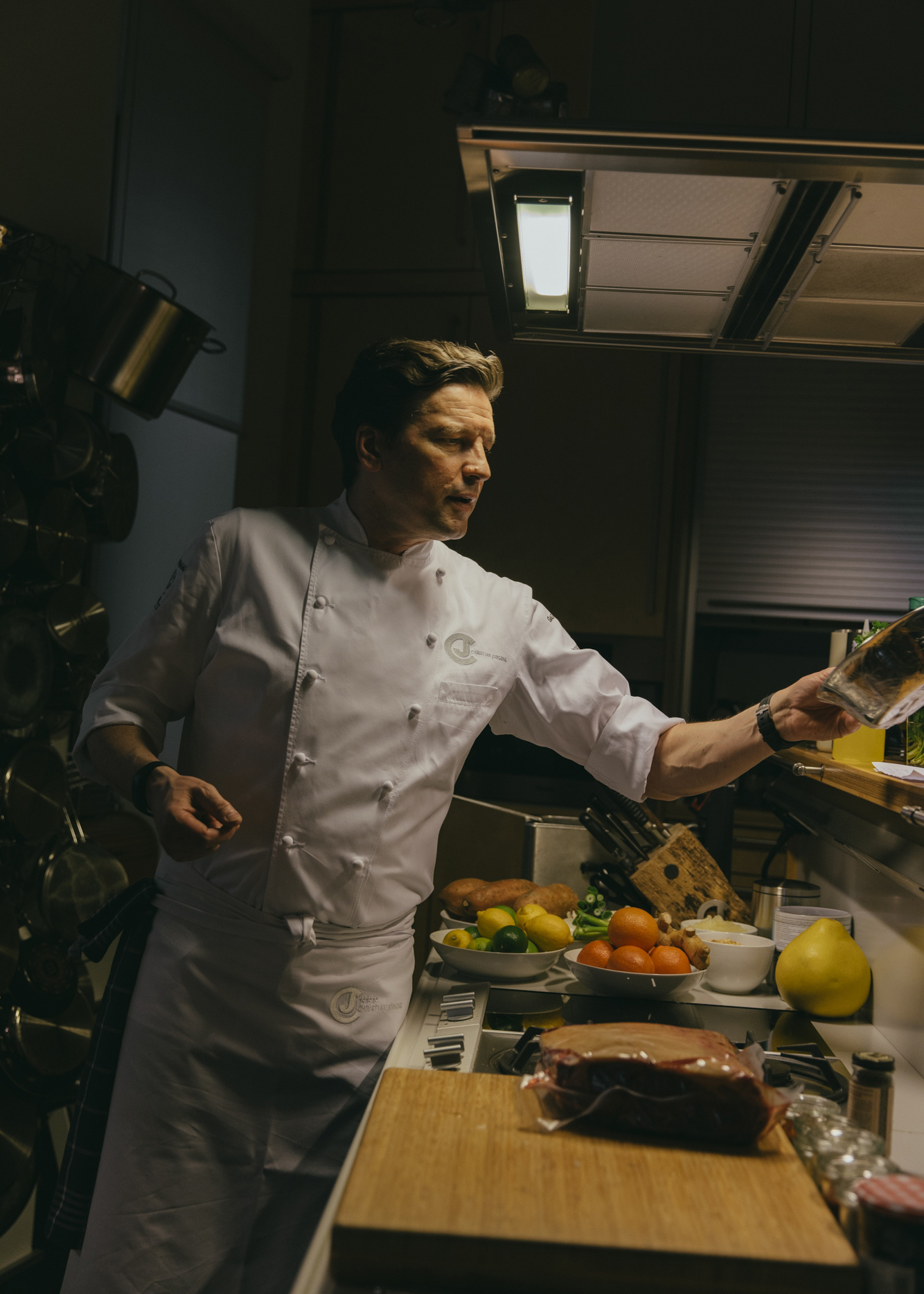 Christian Jürgens kocht mit Elisabeth Raether für Zeit Magazin Wochenmarkt 