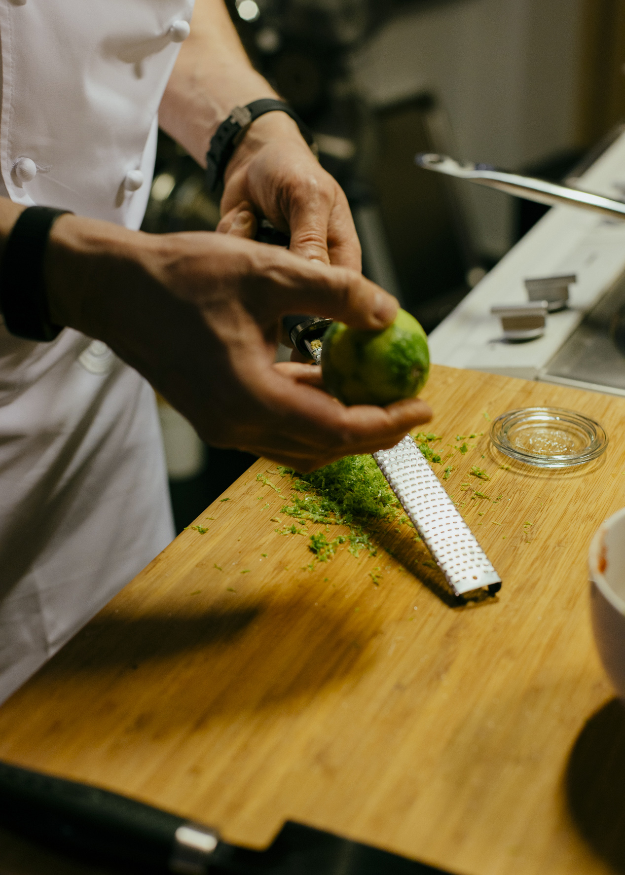 Christian Jürgens kocht mit Elisabeth Raether für Zeit Magazin Wochenmarkt 